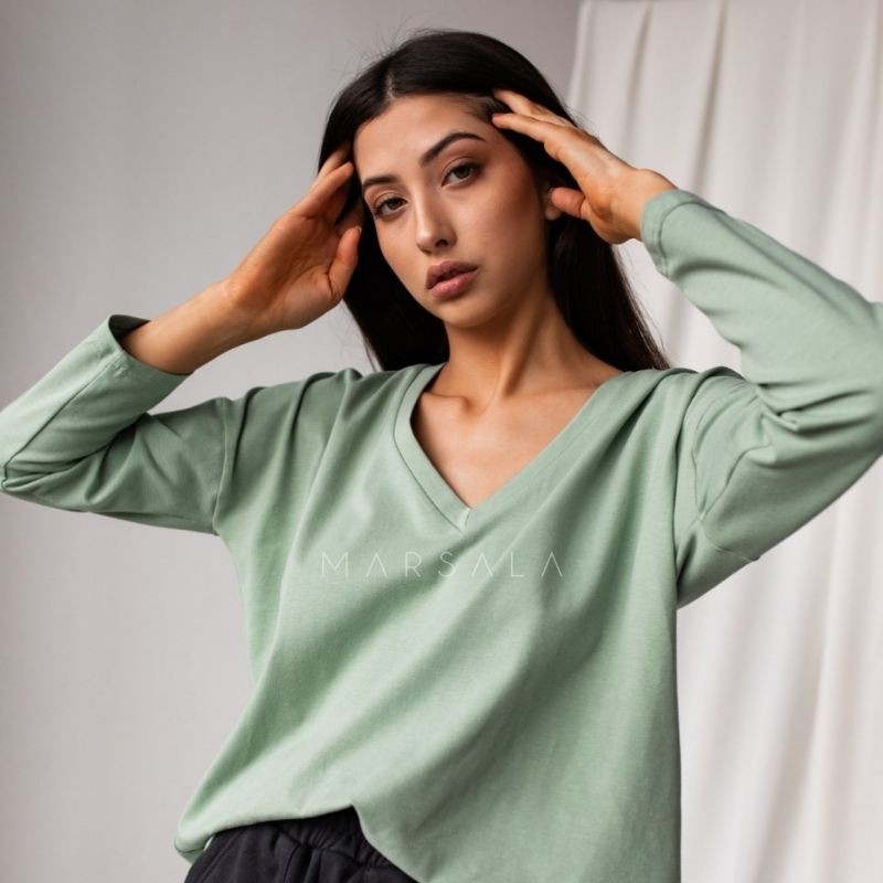 Bombažna majica z dolgimi rokavi V - neck Green Tint - By Marsala